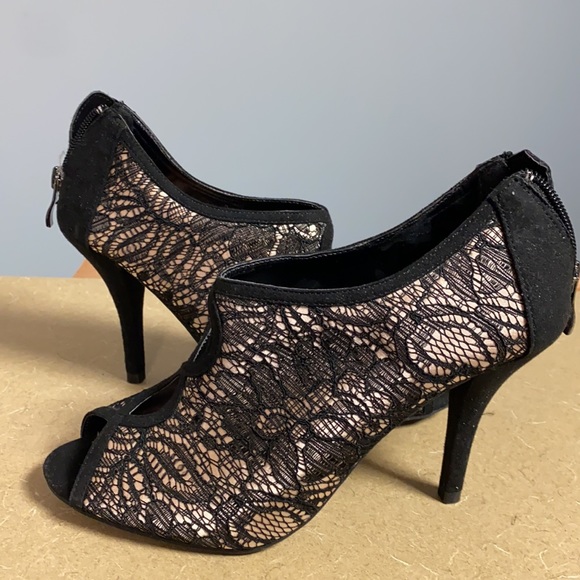 Cato Beautiful blk lace w/cream open toe 4” heels8 - Picture 3 of 7